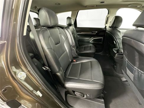 Used 2022 Kia Telluride S image 18