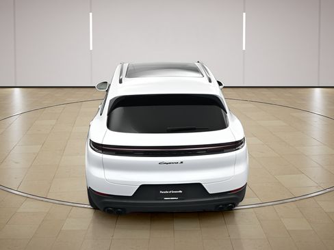 Certified 2025 Porsche Cayenne S AWD/4WD image 35
