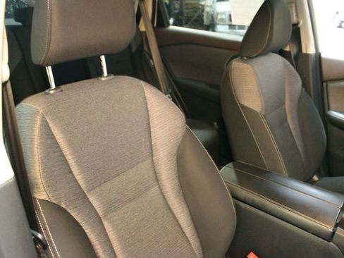 Used 2021 Nissan Rogue SV image 11