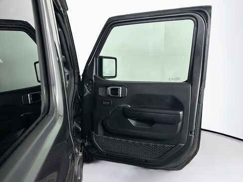 Used 2021 Jeep Gladiator Sport image 31