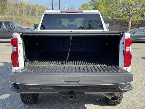 Used 2022 Chevrolet Silverado 2500 Custom w/ Custom Value Package RWD image 16