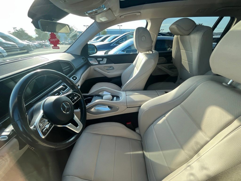 Used 2022 Mercedes-Benz GLS 450 4MATIC image 9