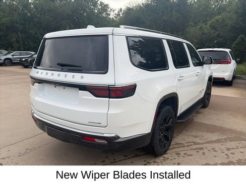 Used 2022 Jeep Wagoneer Series II AWD/4WD image 8