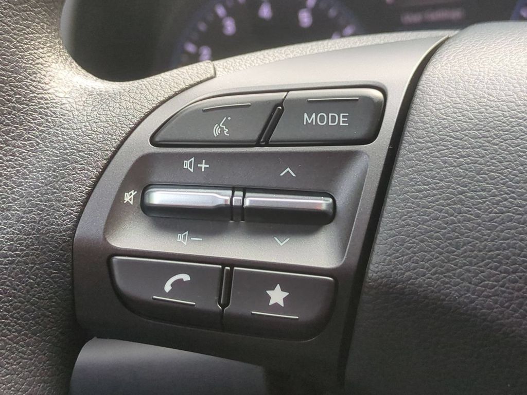Used 2023 Hyundai Kona SEL AWD/4WD image 15