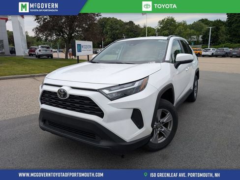 Used 2025 Toyota RAV4 XLE AWD/4WD image 1