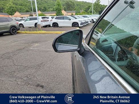 Certified 2022 Volkswagen Taos SE AWD/4WD image 25