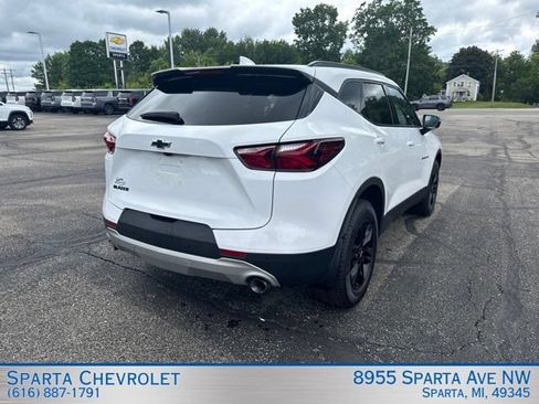 Used 2020 Chevrolet Blazer LT FWD image 3