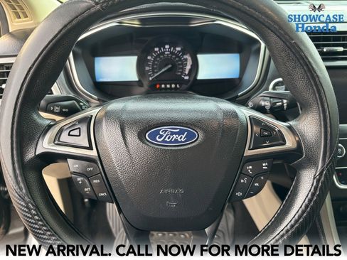Used 2020 Ford Fusion SE image 13