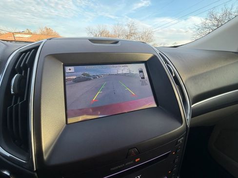 Used 2017 Ford Edge Titanium w/ Technology Package image 14