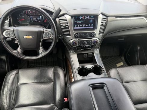 Used 2020 Chevrolet Suburban LT w/ Luxury Package AWD/4WD image 16