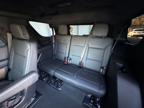 Used 2025 GMC Yukon Denali AWD/4WD image 39