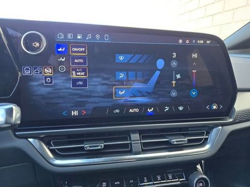 Used 2026 Chevrolet Equinox EV LT image 56