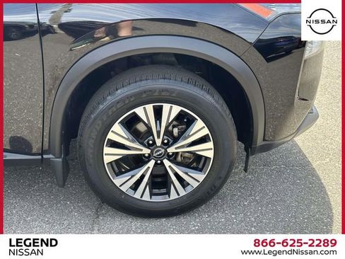 Used 2023 Nissan Rogue SV w/ SV Premium B Package image 11