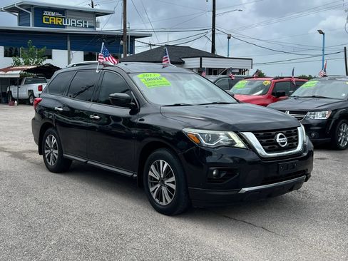 Used 2017 Nissan Pathfinder S FWD image 4