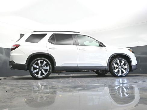 Certified 2025 Honda Pilot Sport image 40