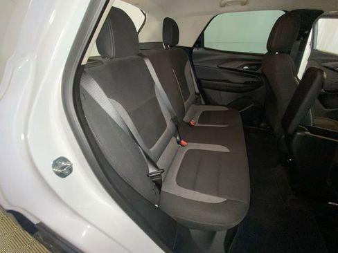 Used 2023 Chevrolet TrailBlazer LT FWD image 12