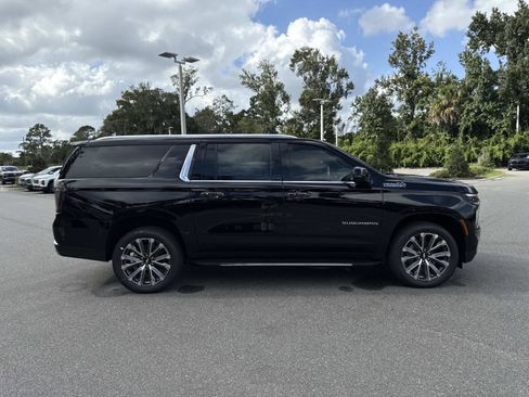 New 2026 Chevrolet Suburban High Country w/ Sun And Tow Package image 2