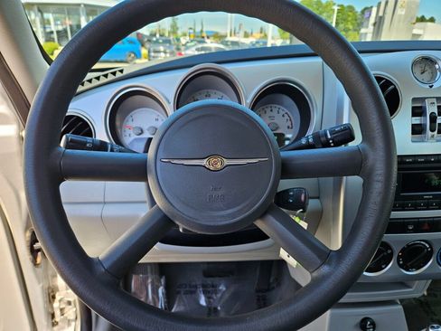 Used 2009 Chrysler PT Cruiser FWD image 20