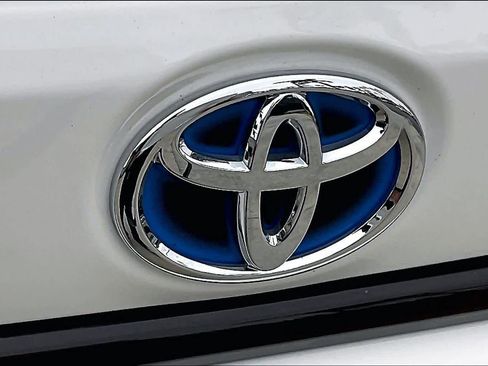 Used 2024 Toyota Corolla SE image 30