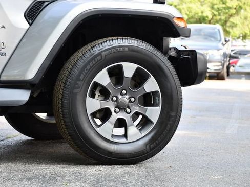 Used 2019 Jeep Wrangler Unlimited Sahara AWD/4WD image 9