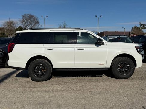 New 2026 Ford Expedition Tremor image 2