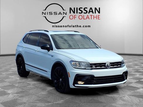 Used 2021 Volkswagen Tiguan SE R-Line AWD/4WD image 32