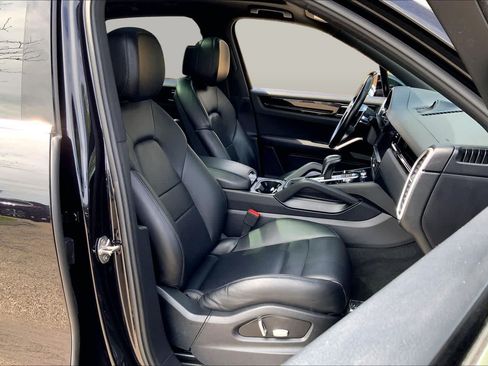 Used 2019 Porsche Cayenne AWD/4WD image 11