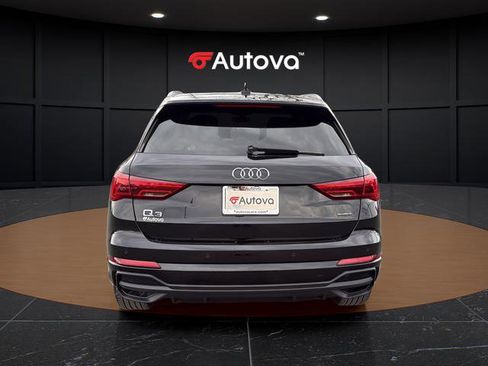 Used 2023 Audi Q3 2.0T Premium Plus w/ Premium Plus Package image 4