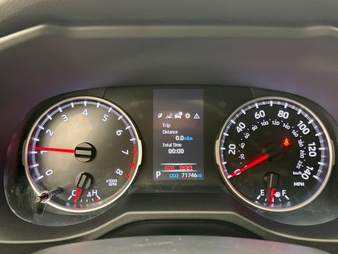 Used 2021 Toyota RAV4 LE AWD/4WD image 13