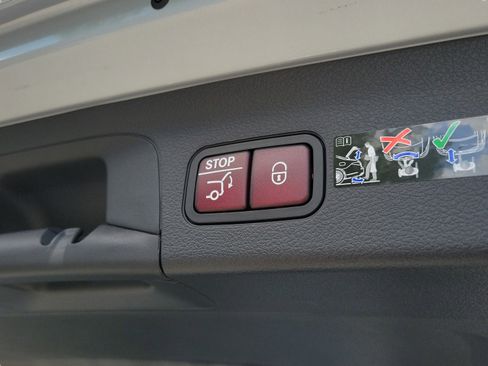 New 2026 Mercedes-Benz GLS 580 4MATIC image 34