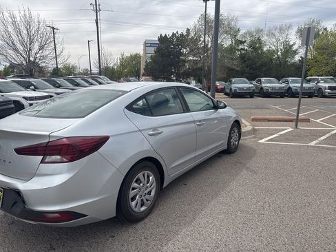 Used 2019 Hyundai Elantra SE w/ Cargo Package image 3