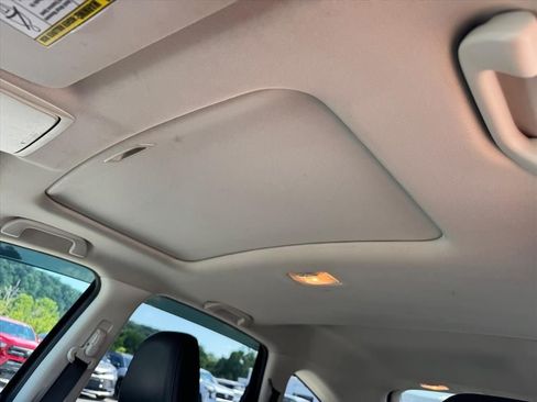 Used 2016 Honda CR-V Touring image 17