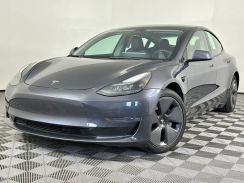 Used 2023 Tesla Model 3 Standard Range image 40