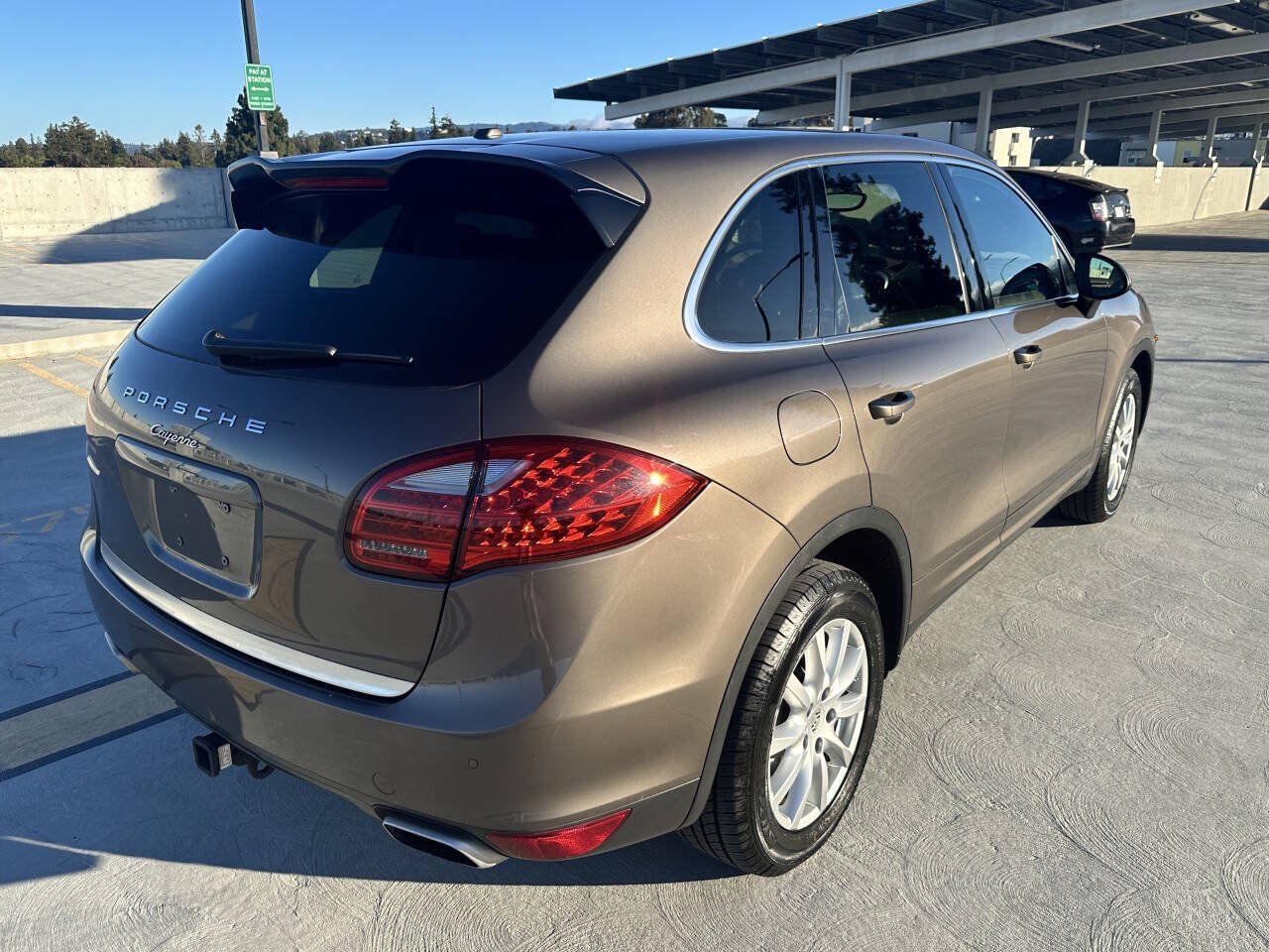 Used 2012 Porsche Cayenne AWD/4WD image 9