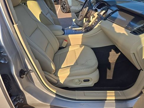 Used 2013 Ford Taurus SEL FWD image 13