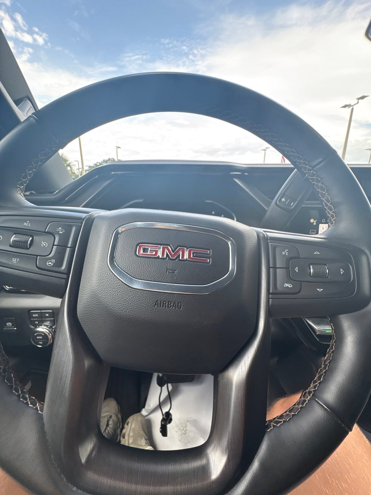Used 2024 GMC Sierra 2500 AT4 w/ AT4 Premium Plus Package AWD/4WD image 27