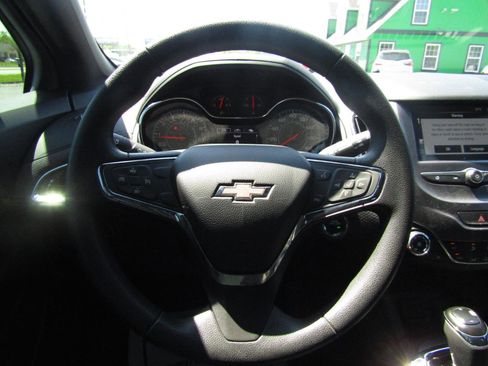 Used 2017 Chevrolet Cruze LT w/ Convenience Package FWD image 14