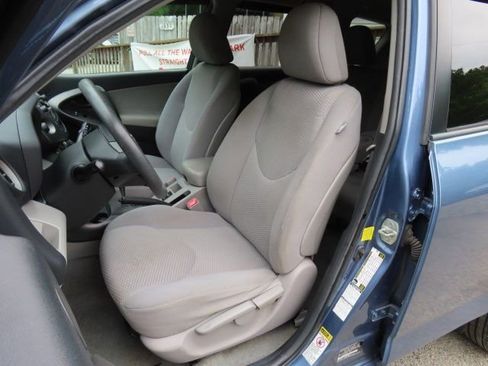 Used 2011 Toyota RAV4 4WD w/ Upgrade Value Pkg image 18