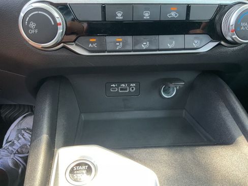 Used 2025 Nissan Altima 2.5 SV FWD image 22