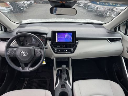 Used 2023 Toyota Corolla Cross L image 18