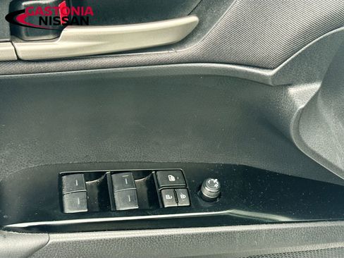 Used 2025 Toyota Camry LE image 19