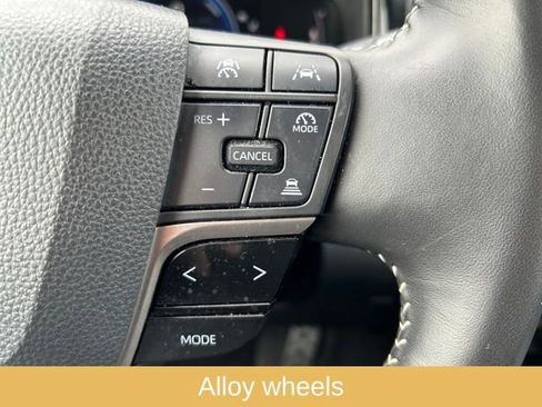 Used 2025 Toyota Camry SE image 22