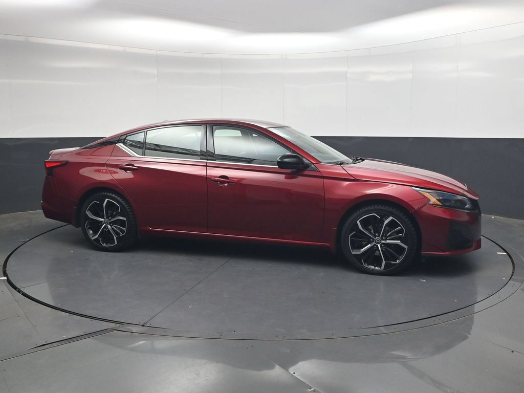 Certified 2023 Nissan Altima 2.5 SR FWD image 4