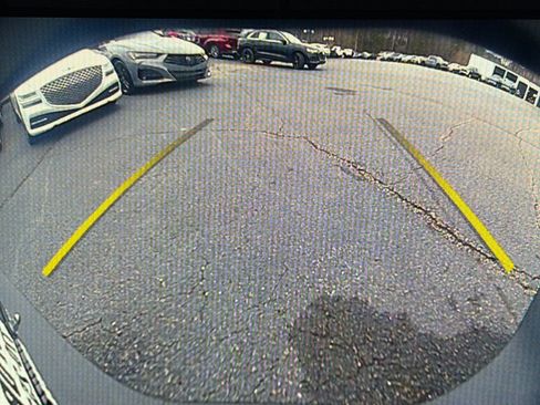 Used 2022 Volvo XC40 T5 R-Design w/ Advanced Package image 30