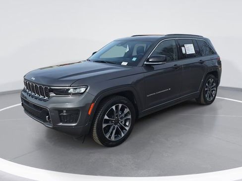 Used 2025 Jeep Grand Cherokee Overland w/ Adv Protech Group III image 7