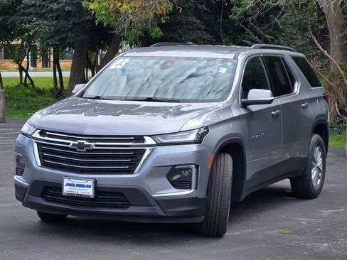 Used 2023 Chevrolet Traverse LT image 4