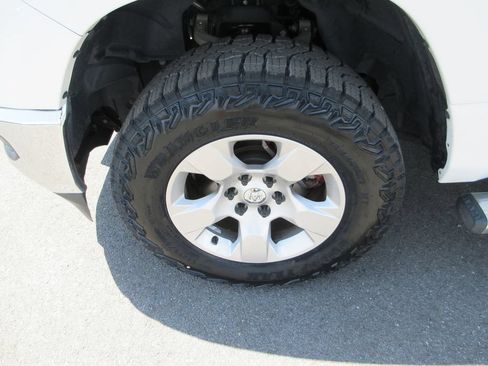 Used 2020 RAM 1500 Big Horn RWD image 14