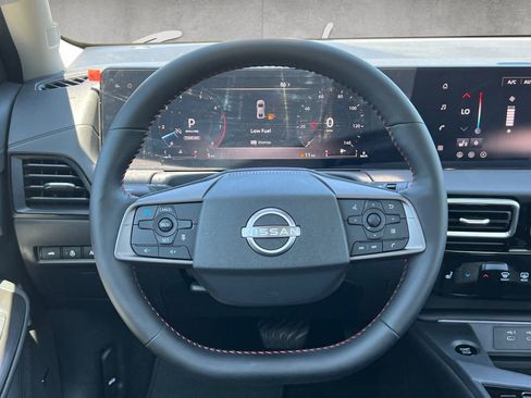 New 2026 Nissan Sentra SR w/ SR Premium Package FWD image 22