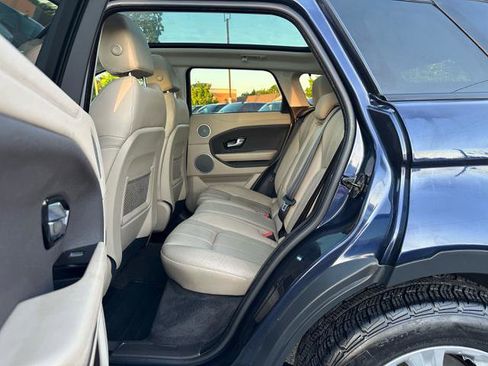 Used 2017 Land Rover Range Rover Evoque SE AWD/4WD image 12