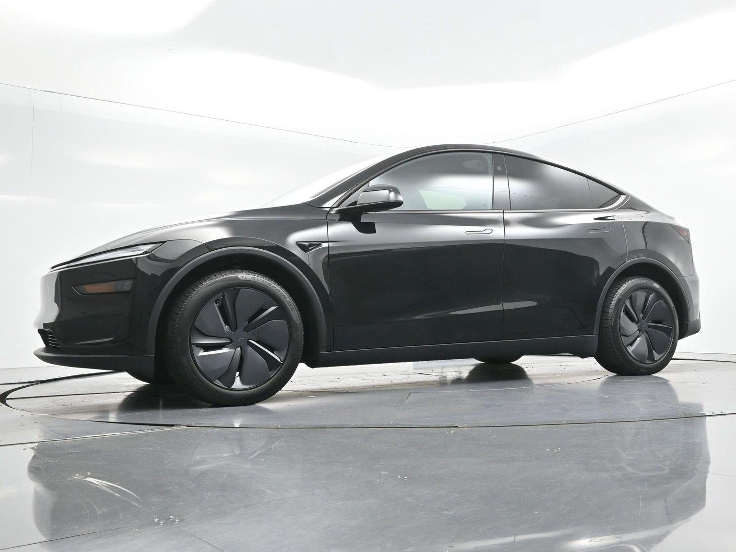 Used 2026 Tesla Model Y 2WD image 41